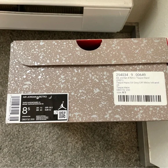 These are Jordan 4 taupe haze retro 4a